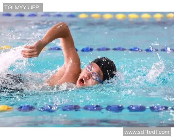 激情飞扬的泳道征程 激战泳池赛场 勇者争锋挑战自我